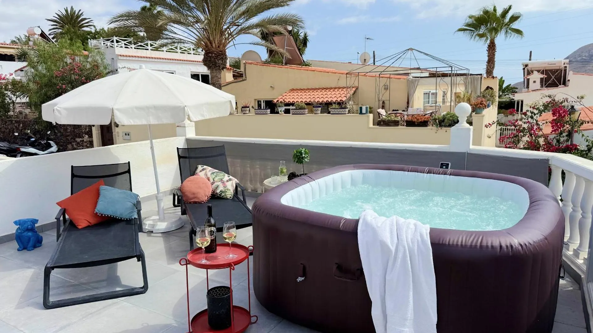 Family Villa With Terrace, Hot Tub, Pool, View And Grill In Chayofa Spain