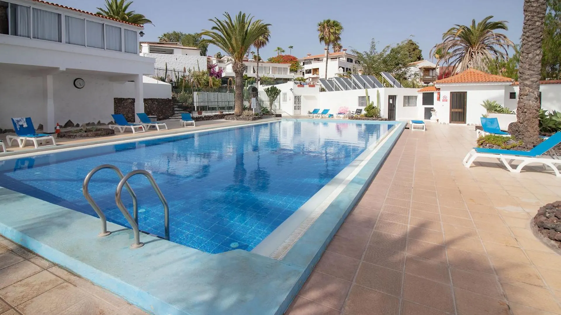 Family Villa With Terrace, Hot Tub, Pool, View And Grill In Chayofa