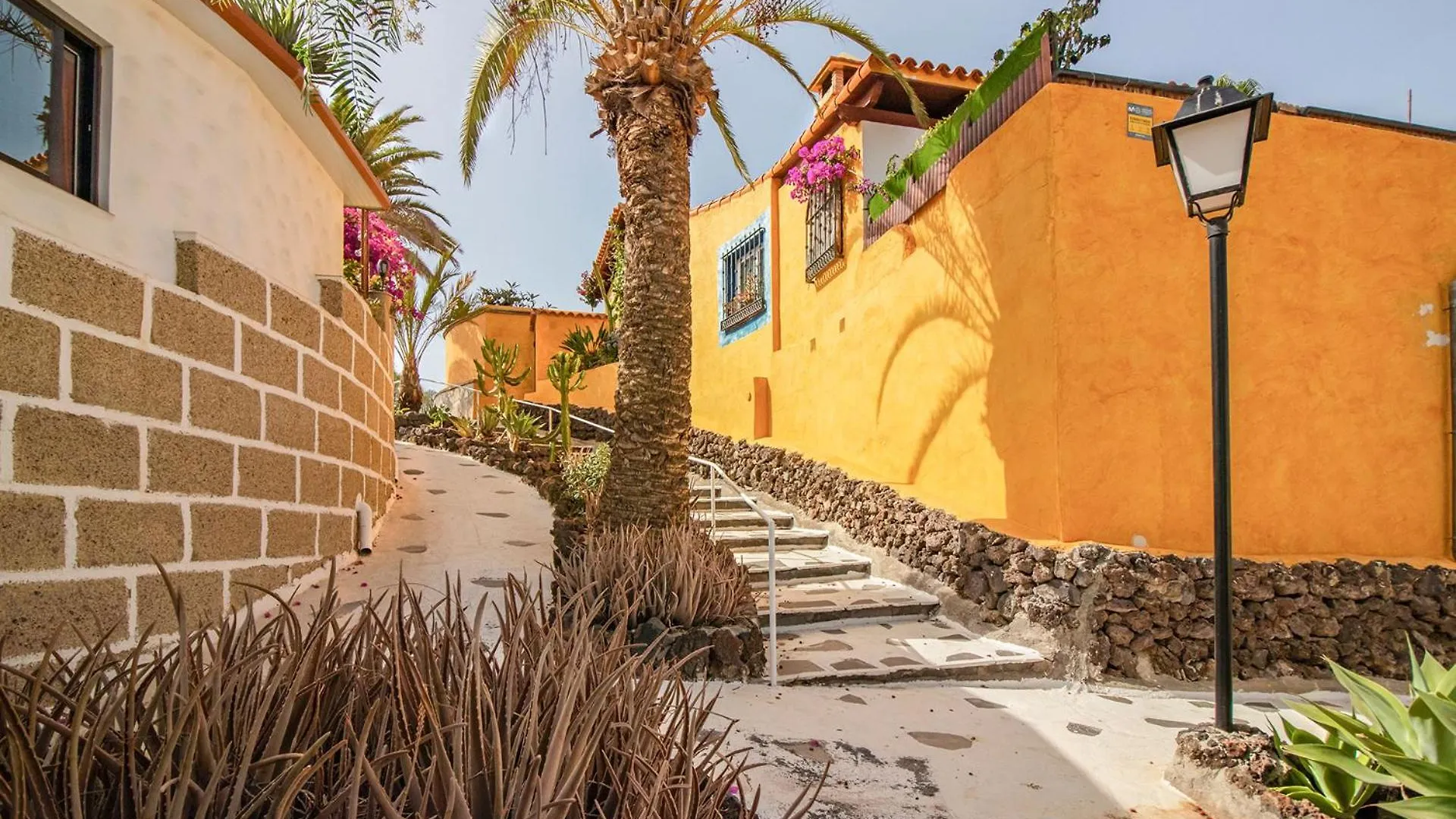 Family Villa With Terrace, Hot Tub, Pool, View And Grill In Chayofa 0*,