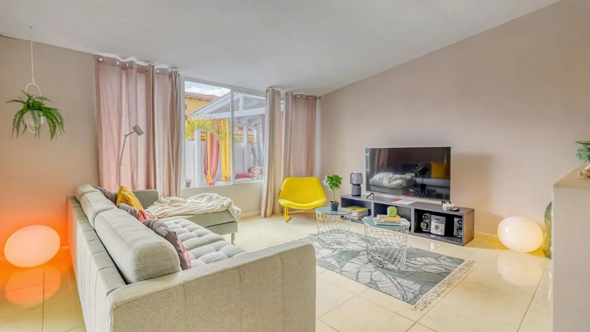 Family Villa With Terrace, Hot Tub, Pool, View And Grill In Chayofa