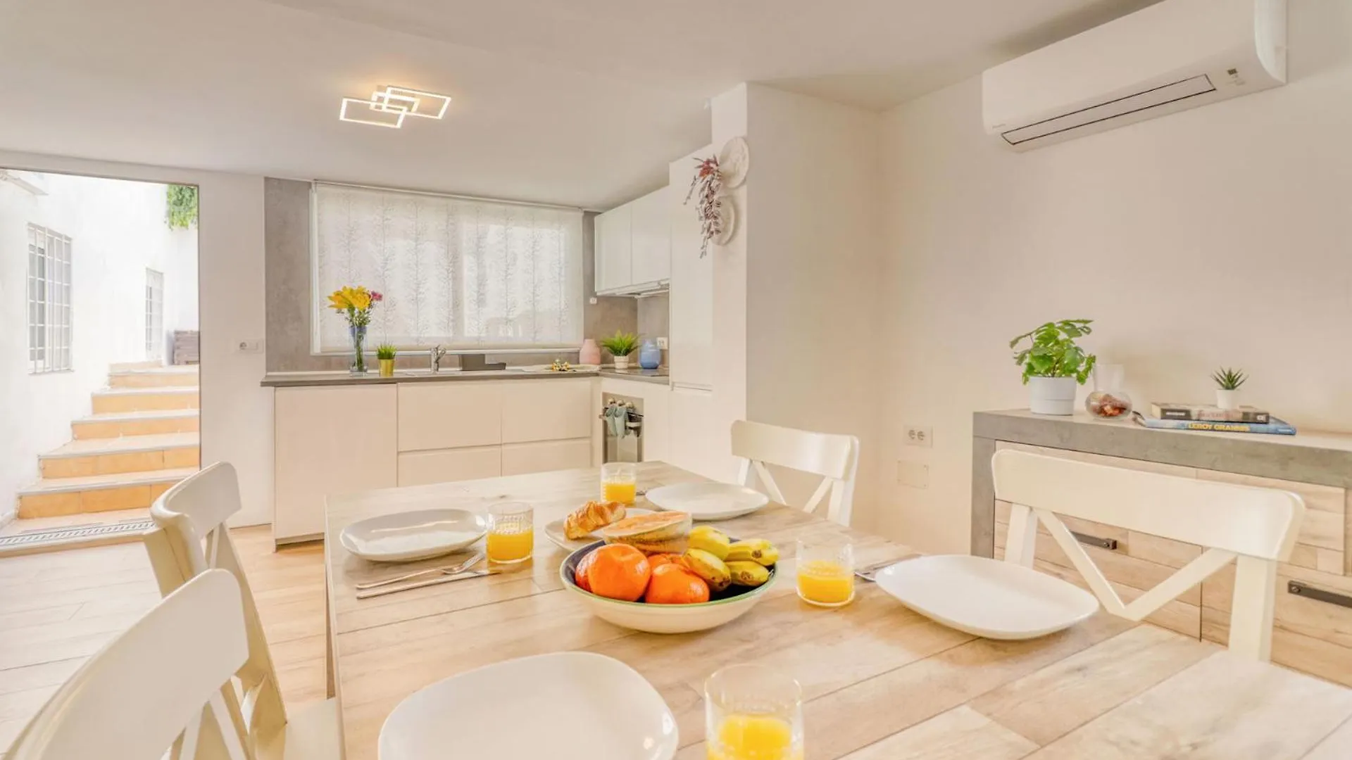 Family Villa With Terrace, Hot Tub, Pool, View And Grill In Chayofa